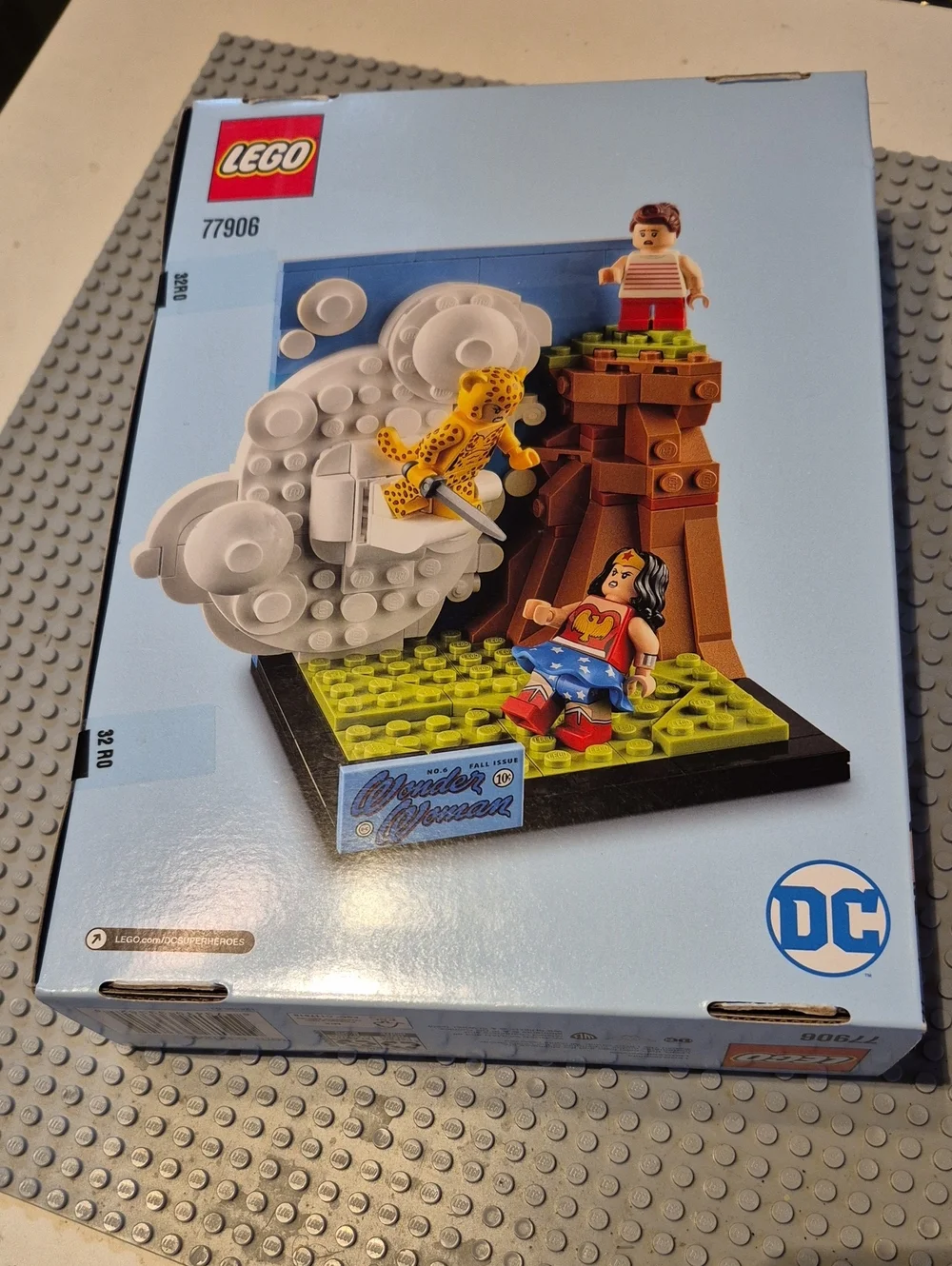 LEGO DC Wonder Woman (Set 77906) Special Limited-Edition